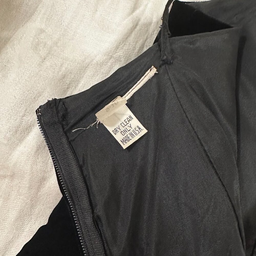 Vintage Black Velvet Slip Dress Made in USA Size M Cocktail Spaghetti Strap LBD - Picture 13 of 14